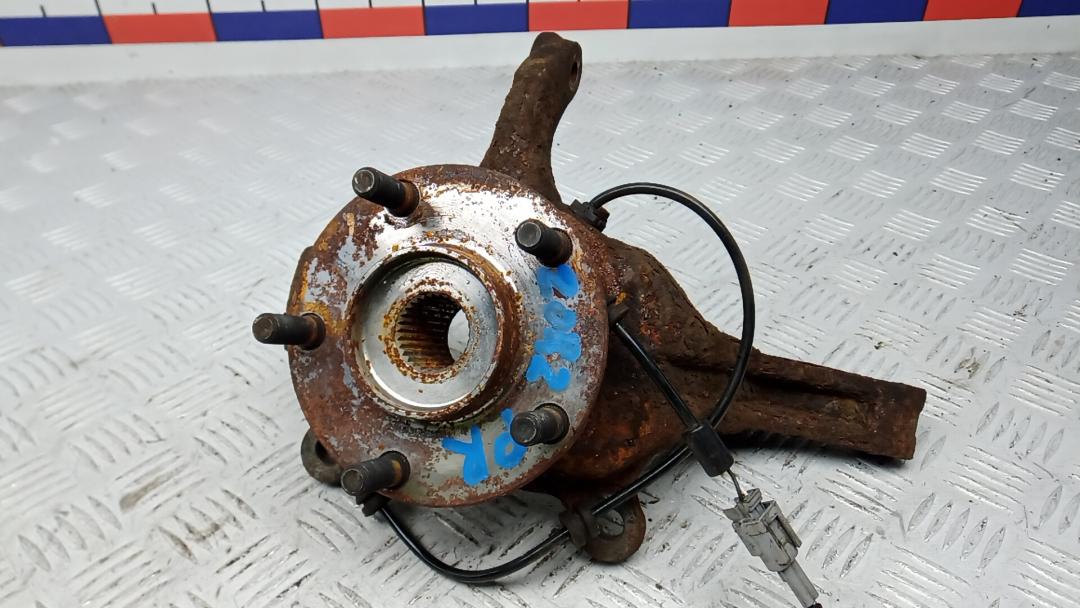 ступица передняя правая Nissan Qashqai 1 поколение 2007, 1.6 л., бензин, МКПП, внедорожник 5 дв. - фото №1