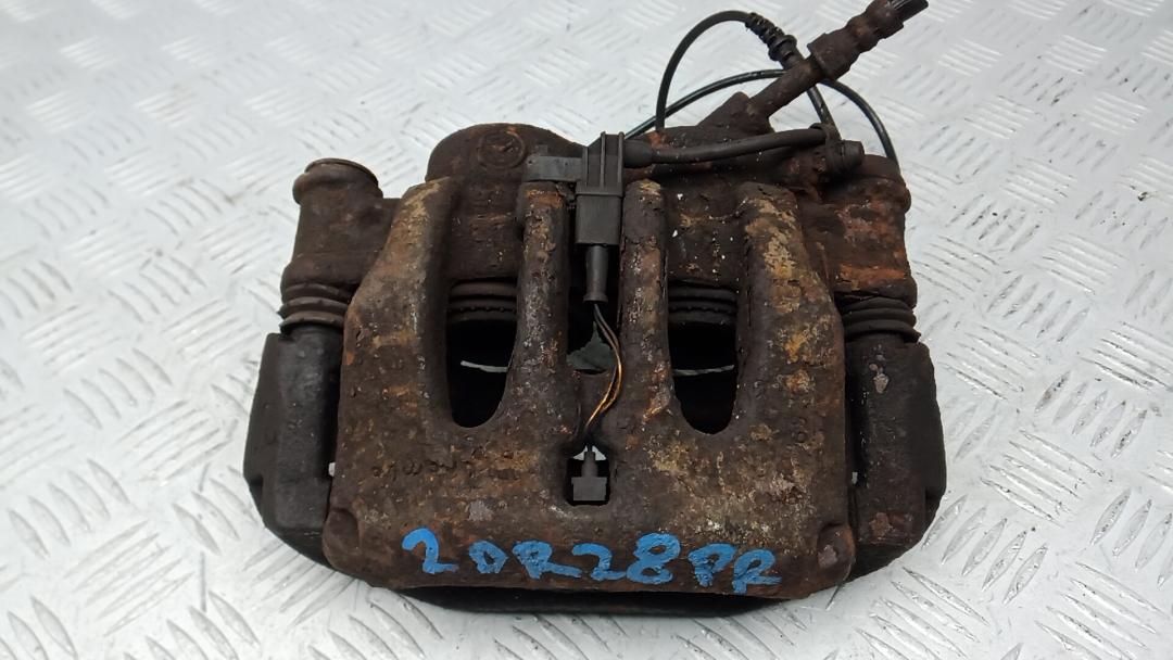 суппорт передний правый Mercedes-Benz Sprinter 2 поколение (W906) 2006, 2.2 л., CDI 211/311/411, дизель, МКПП, микроавтобус - фото №1