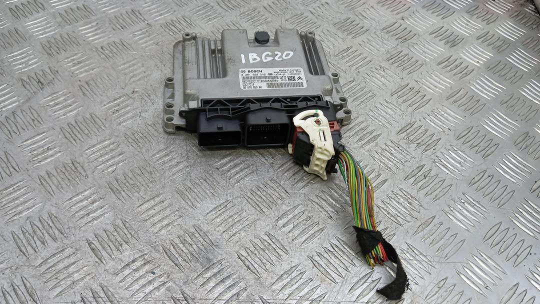 ЭБУ Citroen C4 2 поколение 2013, 1.6 л., HDi 8V, дизель, МКПП, хетчбэк 5 дв., 0281030546, 9807885980 - фото №1