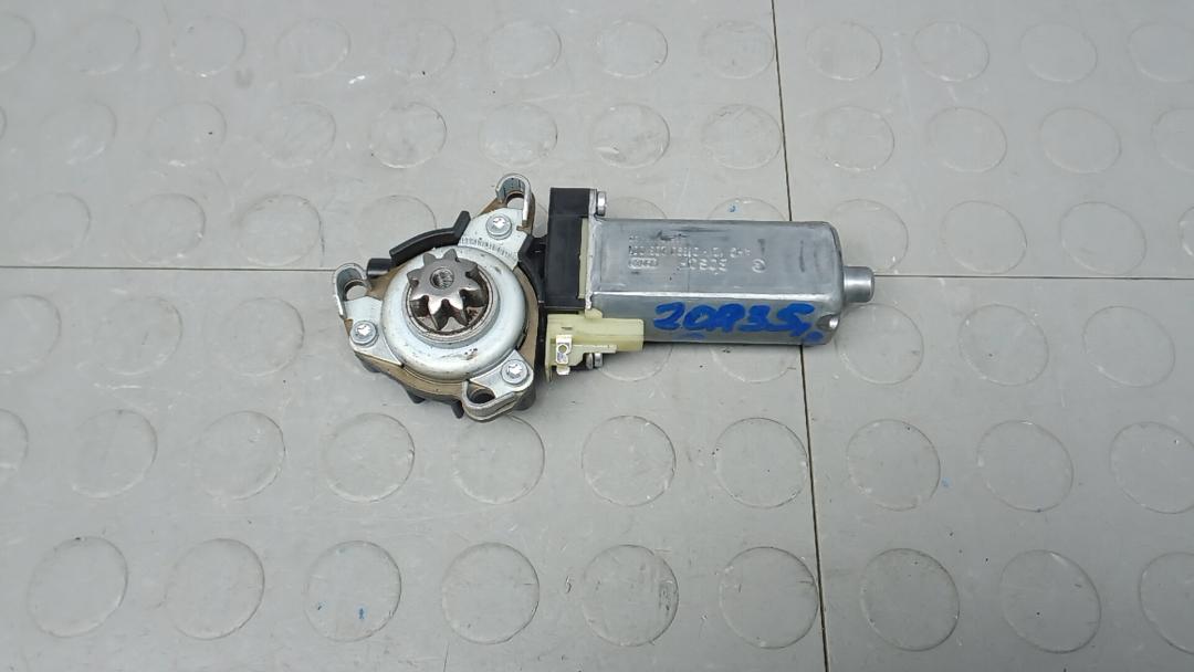 Моторчик сидения передний Mercedes-Benz M-Класс W164 2007, 3.0 л., D ML280 CDI, дизель, АКПП, внедорожник 5 дв. - фото №1