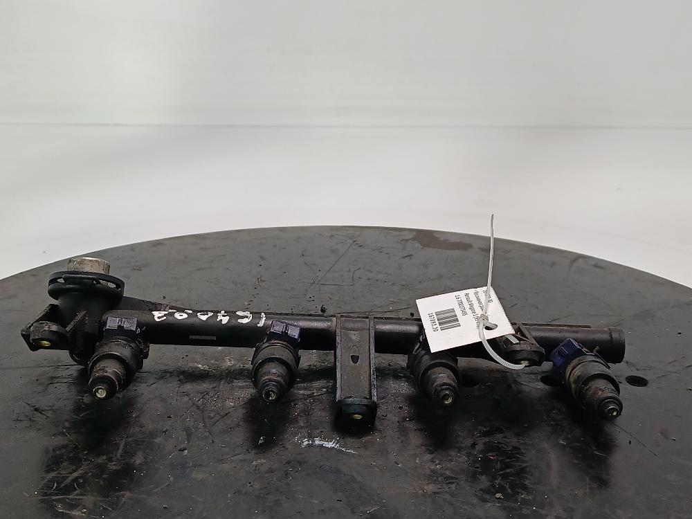 топливная рампа Renault Megane 1 поколение 1998, цвет, 7700273495 - фото №1