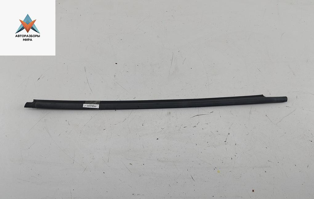 Молдинг стекла двери наружный Opel Astra G 1999, 1.8 л., бензин, МКПП, синий, универсал, 009153529 - фото №1