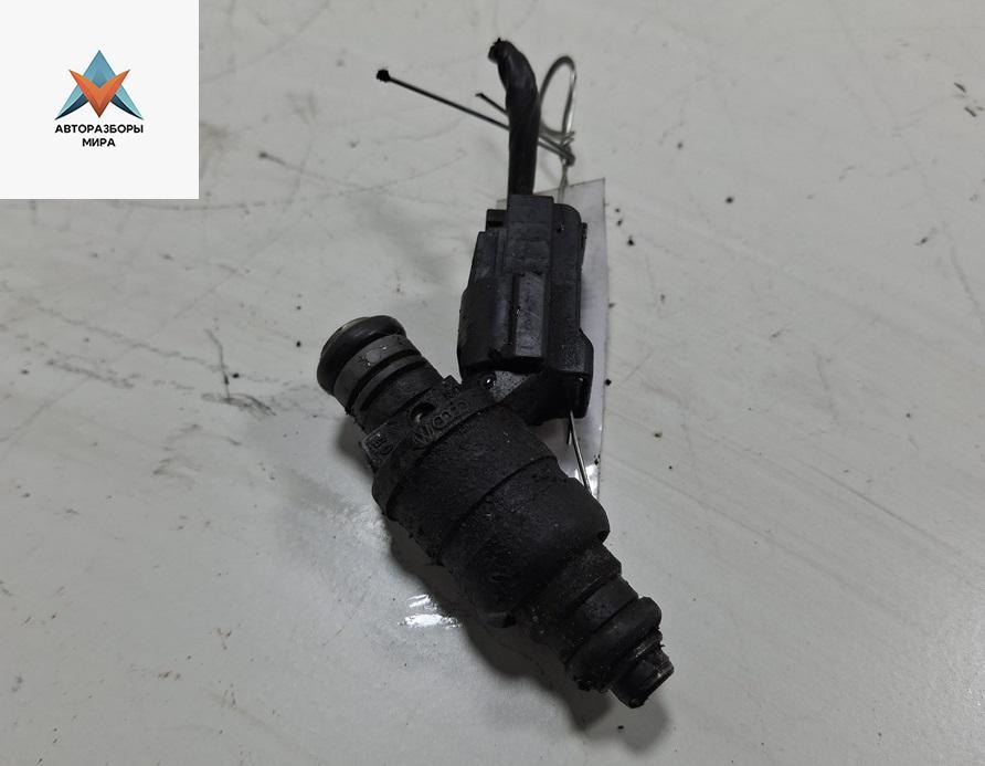 форсунка Volkswagen Golf 5 поколение 2005, 1.6 л., бензин, МКПП, красный, хетчбэк 5 дв., 06A906031BT - фото №1