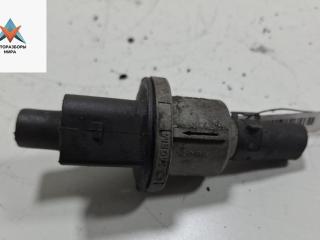 клапан вентиляции топливного бака Volkswagen Golf 5 поколение 2005, 1.6 л., бензин, МКПП, красный, хетчбэк 5 дв., 058133517B