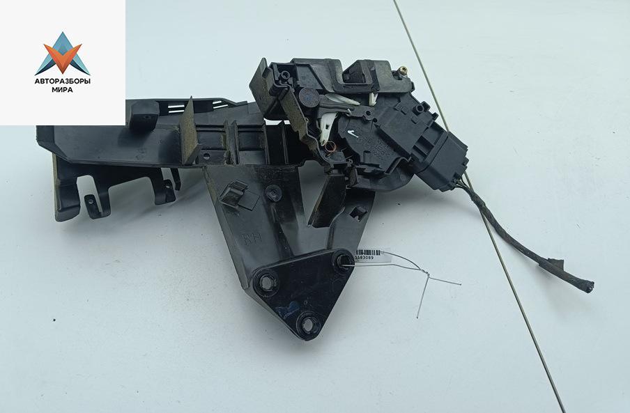 замок двери передней правой Ford Focus 2 поколение 2006, 1.4 л., бензин, МКПП, серый, универсал, 3M5AR21812AK - фото №1