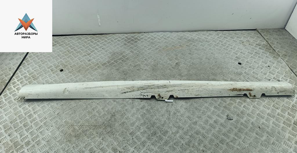 Накладка на порог наружная правая Volkswagen Golf 6 поколение 2011, белый, хетчбэк 5 дв. - фото №1