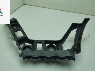 кронштейн заднего бампера Volkswagen Golf 6 поколение 2011, 1.6 л., дизель, МКПП, белый, хетчбэк 5 дв., 5K6807393