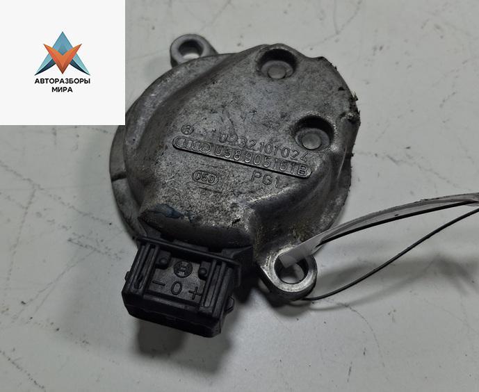 датчик распредвала Audi A6 4B/C5 1999, 2.4 л., бензин, АКПП, чёрный, универсал, 058905161B - фото №1