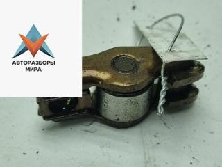 коромысло клапана (рокер) Volkswagen Golf 4 поколение 2002, 1.4 л., бензин, МКПП, чёрный, хетчбэк 5 дв.