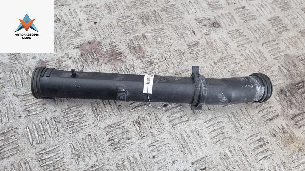 трубка охлаждающей жидкости Volkswagen Golf 4 поколение 2002, 1.4 л., бензин, МКПП, 032121065D - фото №1