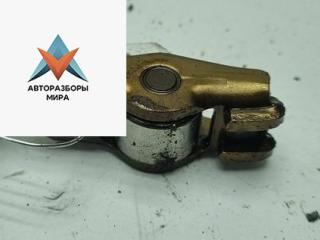 коромысло клапана (рокер) Volkswagen Golf 4 поколение 2002, 1.4 л., бензин, МКПП, чёрный, хетчбэк 5 дв.