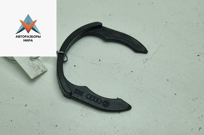 кронштейн (крепление) Volkswagen Golf 4 поколение 2002, 1.4 л., бензин, МКПП, чёрный, хетчбэк 5 дв., 032121142D - фото №1