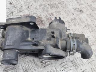 корпус термостата Volkswagen Golf 4 поколение 2002, 1.4 л., бензин, МКПП, чёрный, хетчбэк 5 дв., 032121111