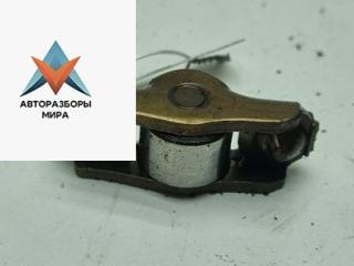 коромысло клапана (рокер) Volkswagen Golf 4 поколение 2002, 1.4 л., бензин, МКПП, чёрный, хетчбэк 5 дв.