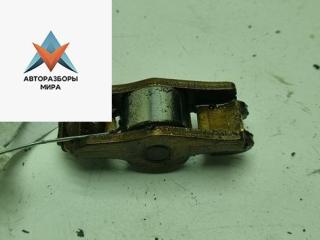 коромысло клапана (рокер) Volkswagen Golf 4 поколение 2002, 1.4 л., бензин, МКПП, чёрный, хетчбэк 5 дв.