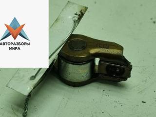 коромысло клапана (рокер) Volkswagen Golf 4 поколение 2002, 1.4 л., бензин, МКПП, чёрный, хетчбэк 5 дв.