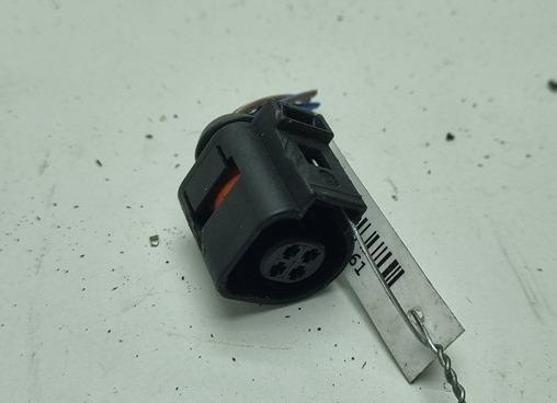 разъем (фишка) проводки Volkswagen Golf-4 2002, 1.4 л., бензин, МКПП, чёрный, хетчбэк 5 дв., 4B0973712