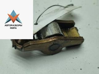 коромысло клапана (рокер) Volkswagen Golf 4 поколение 2002, 1.4 л., бензин, МКПП, чёрный, хетчбэк 5 дв.