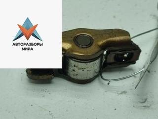коромысло клапана (рокер) Volkswagen Golf 4 поколение 2002, 1.4 л., бензин, МКПП, чёрный, хетчбэк 5 дв.
