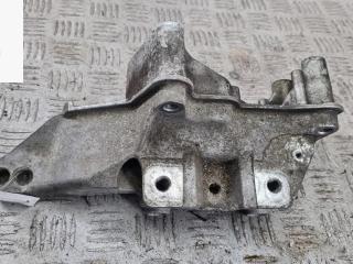 кронштейн двигателя Volkswagen Golf 4 поколение 2002, 1.4 л., бензин, МКПП, чёрный, хетчбэк 5 дв., 036199275E