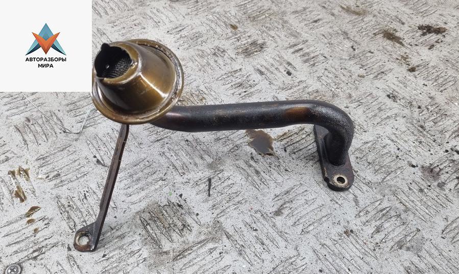 маслозаборник Volkswagen Golf 4 поколение 2002, 1.4 л., бензин, МКПП, чёрный, хетчбэк 5 дв. - фото №1