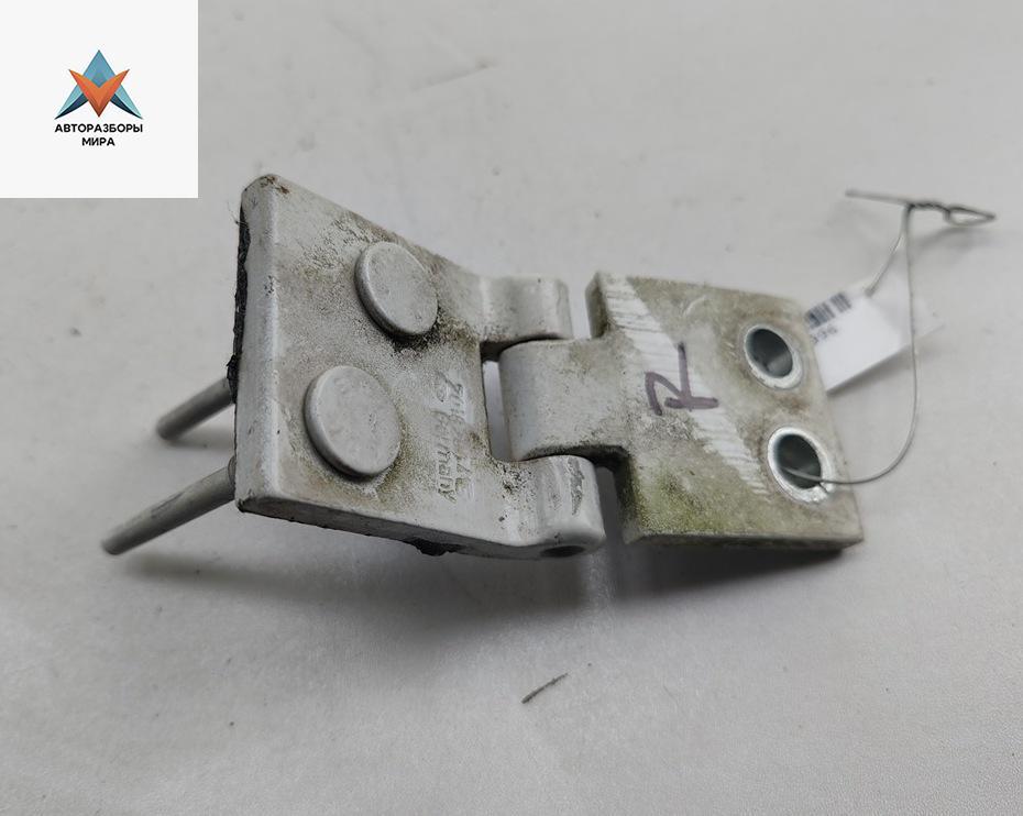 петля крышки багажника Volkswagen Transporter T4 2001, белый, микроавтобус, 701829641 - фото №1