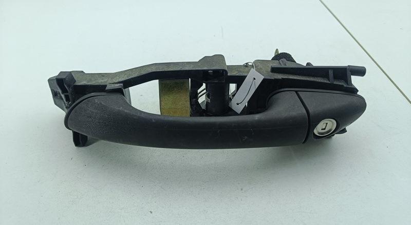 ручка наружная передняя левая Mercedes-Benz C W203 2003, 2.2 л., дизель, МКПП, серый, универсал, 2037600134