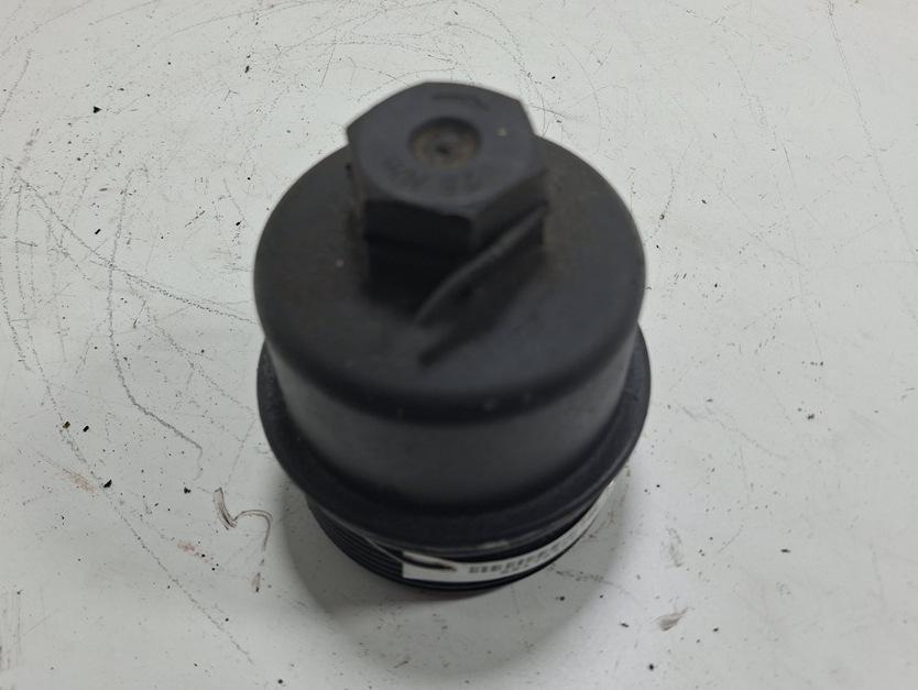 крышка масляного стакана Mercedes-Benz A W169 2005, 2.0 л., бензин, АКПП, красный, хетчбэк 5 дв., 0010684102185