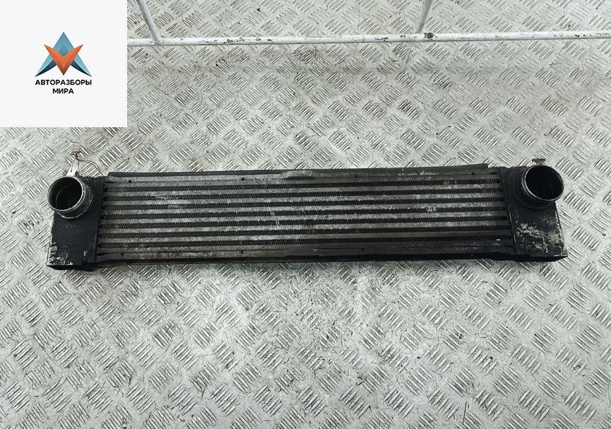 радиатор интеркулера Mercedes-Benz Vito-2 / Viano W639 2005, 2.2 л., дизель, МКПП, белый, микроавтобус, A6395010201 - фото №1