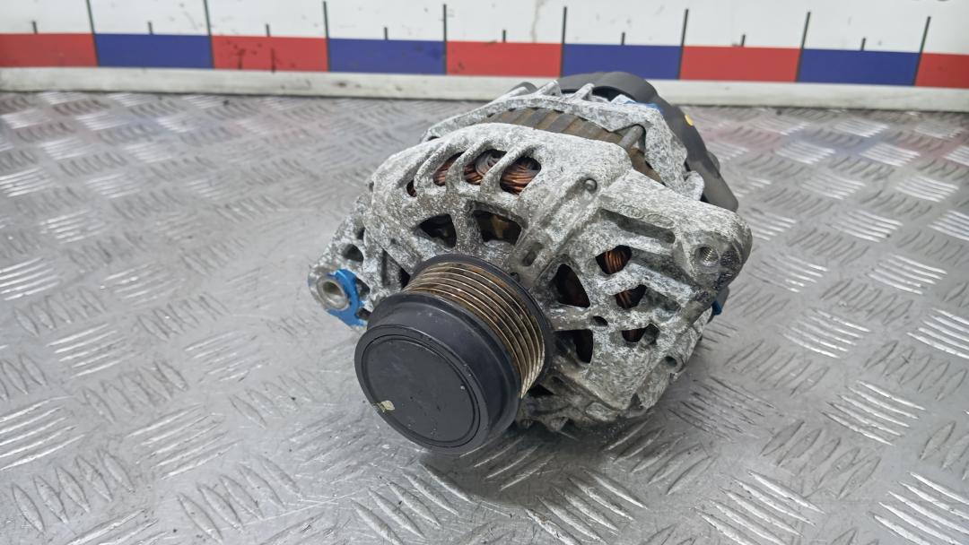 генератор Kia Ceed 2 поколение 2012, 1.4 л., бензин, МКПП, хетчбэк 5 дв., 37300-2B710 - фото №1