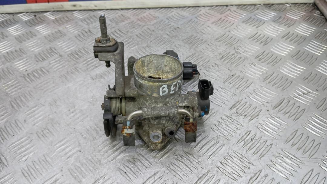 заслонка дроссельная Toyota RAV4 2 поколение (XA20) 2000, 2.0 л., бензин, МКПП, внедорожник 5 дв., 89452-33030 - фото №1