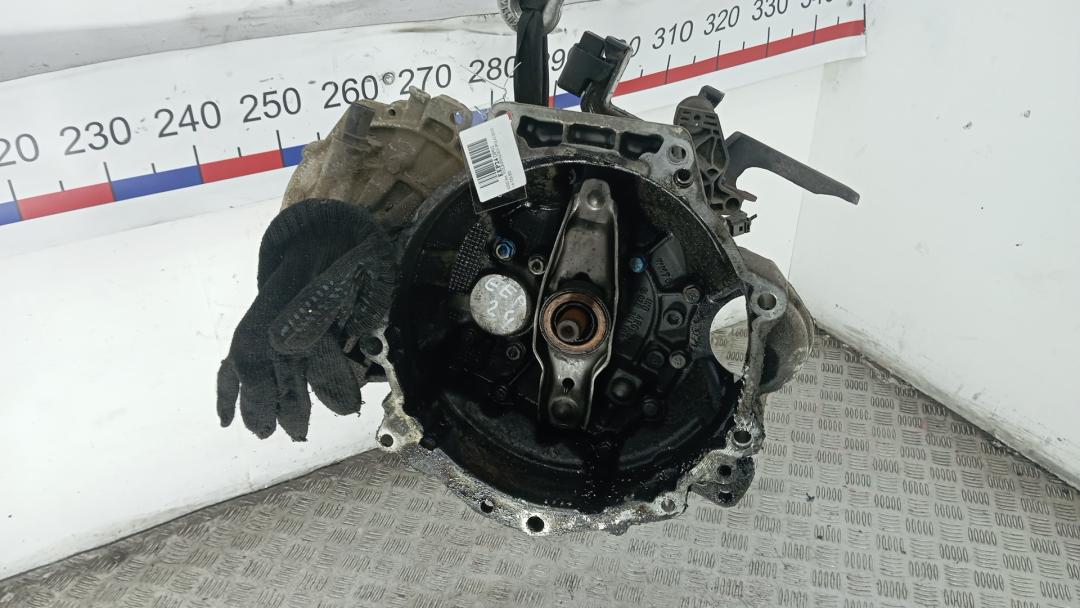 МКПП Volkswagen Polo 5 поколение 2010, 1.6 л., дизель, МКПП, хетчбэк 5 дв., KFK - фото №1