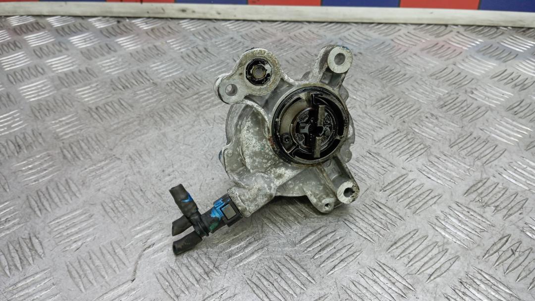 насос вакуумный Peugeot 407 1 поколение 2007, 2.0 л., HDi, дизель, МКПП, седан, D156-1A - фото №1