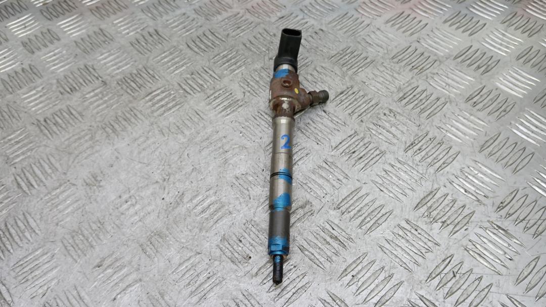 форсунка Skoda Rapid 1 поколение 2014, 1.6 л., дизель, МКПП, хетчбэк 5 дв., 03L130277B - фото №1