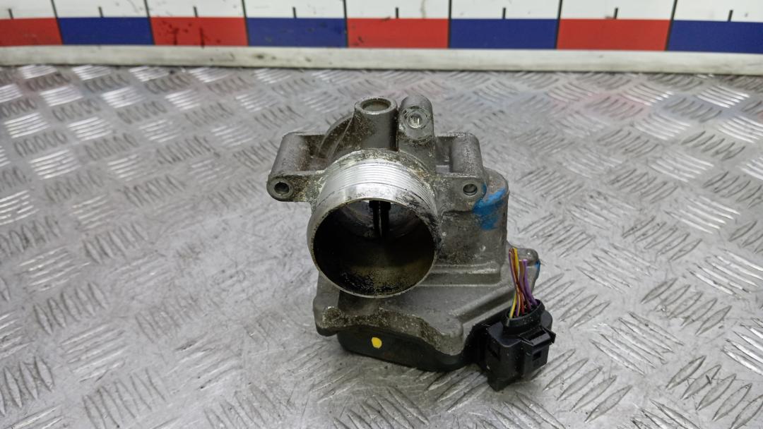 заслонка дроссельная Skoda Rapid 1 поколение 2014, 1.6 л., дизель, МКПП, хетчбэк 5 дв., 03L128063AD - фото №1