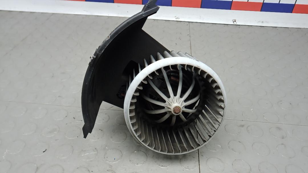 моторчик печки Volkswagen Transporter T5 2004, 2.5 л., дизель, МКПП, микроавтобус - фото №1