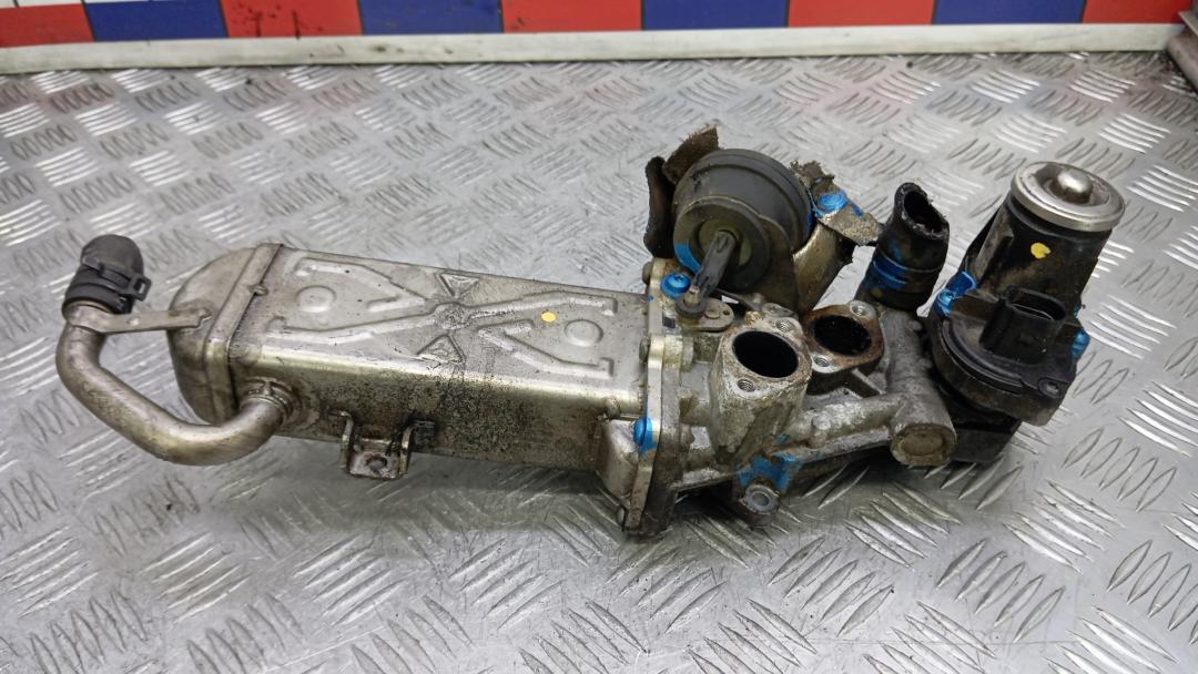 клапан EGR Skoda Superb 2 поколение 2010, 2.0 л., дизель, МКПП, хетчбэк 5 дв., BN - фото №1