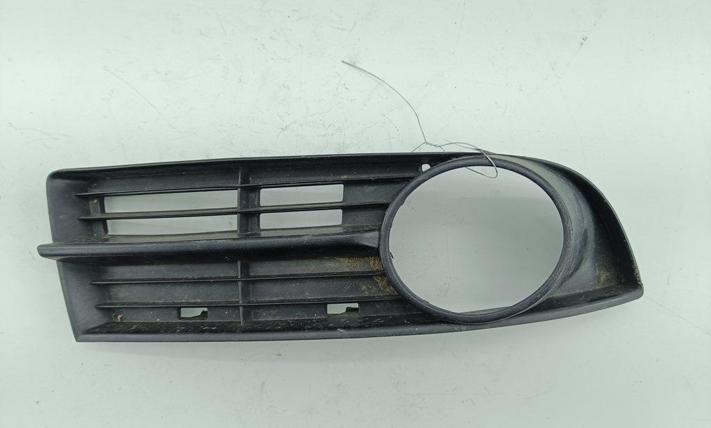 рамка фары противотуманной правой Volkswagen Caddy 2006, 1.9 л., дизель, АКПП, серый, фургон, 1T0853666A