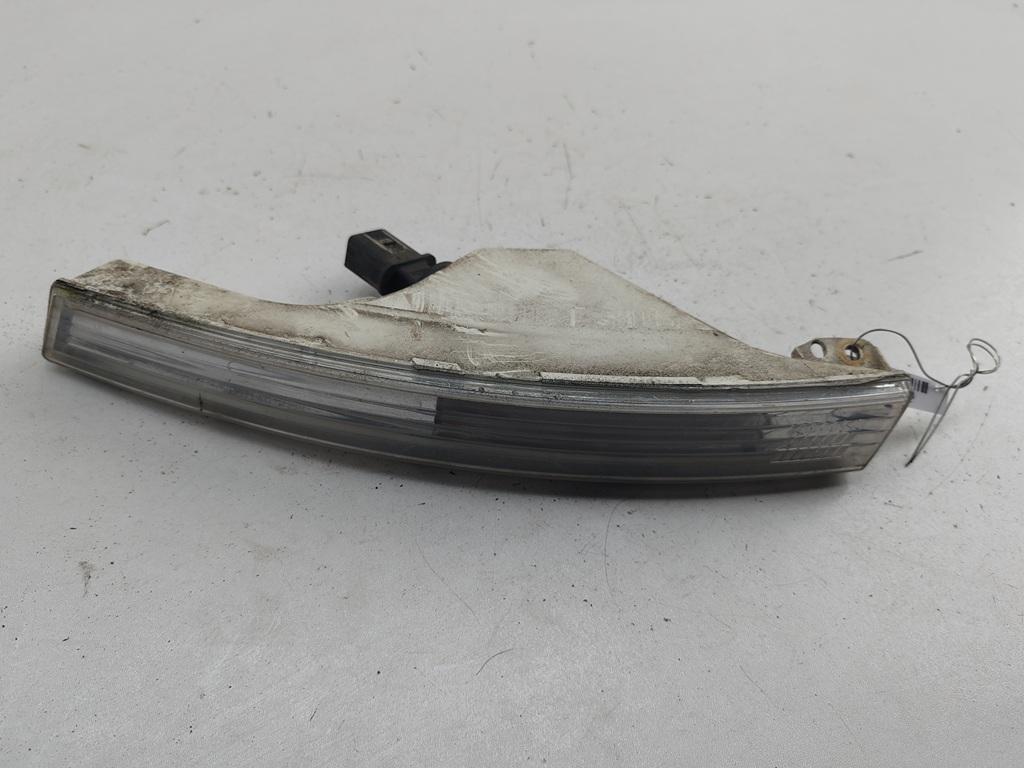 Поворотник (указатель поворота) левый Volkswagen Passat B6 2008, 2.0 л., дизель, АКПП, чёрный, универсал, 3C0953041L