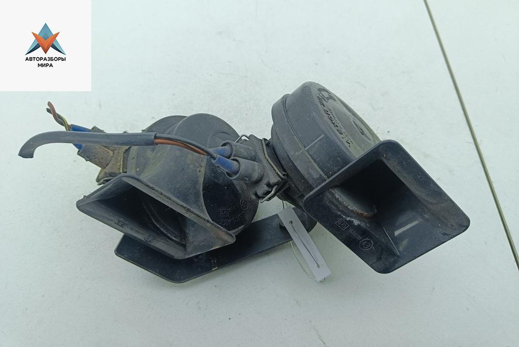 сигнал (клаксон) Volkswagen Passat B5 1999, 1.6 л., бензин, МКПП, синий, универсал - фото №1