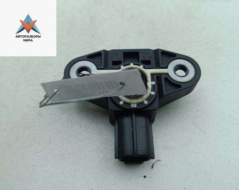 датчик AirBag Volkswagen Passat B6 2008, 1.9 л., дизель, МКПП, красный, универсал, 5N0959354 - фото №1