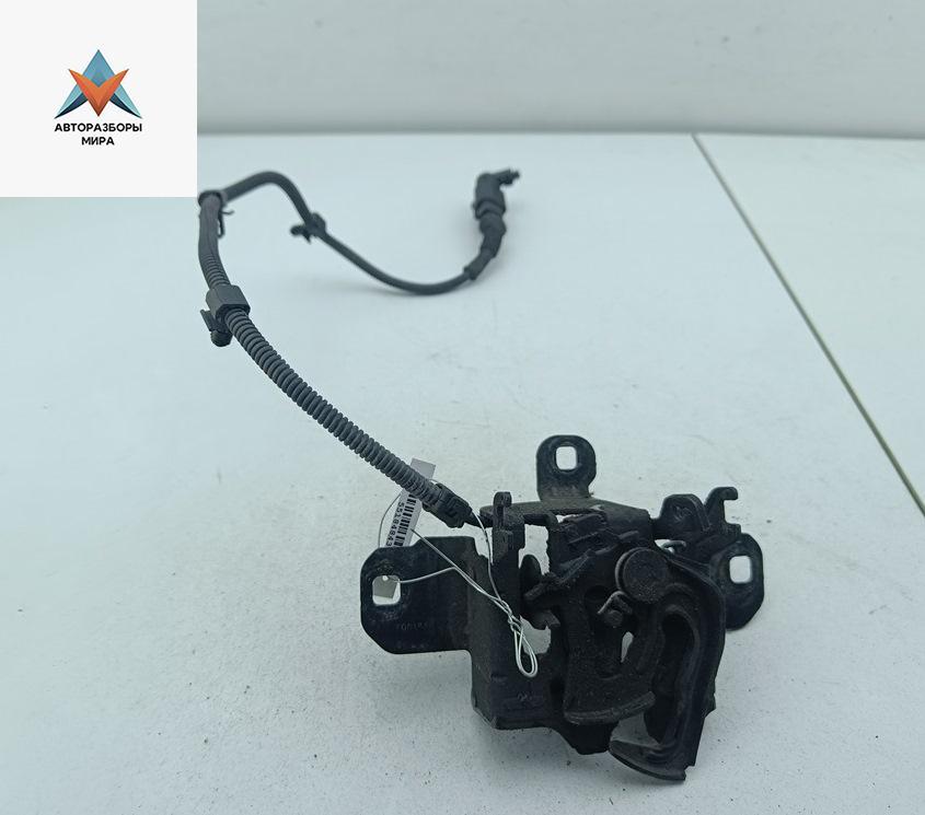 замок капота Volkswagen Golf 4 поколение 2000, 1.4 л., бензин, МКПП, серый, хетчбэк 5 дв., 1J0823509C - фото №1