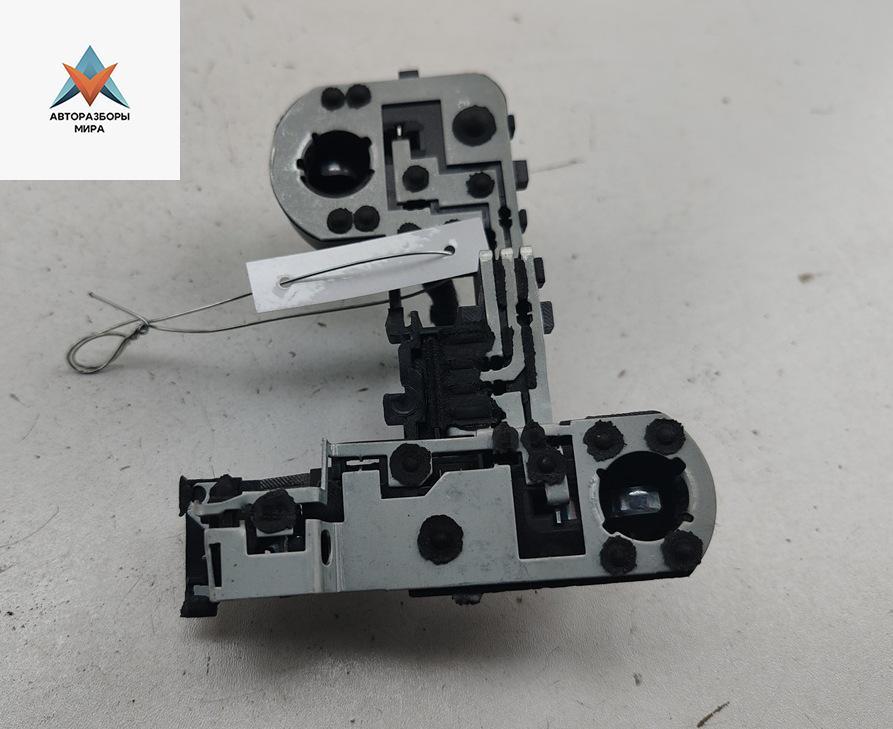 панель заднего левого фонаря Volkswagen Touareg 1 поколение 2003, 2.5 л., дизель, АКПП, чёрный, внедорожник 5 дв., 7L6945259A - фото №1