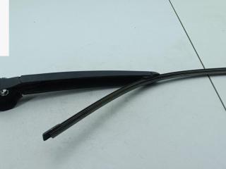 Щеткодержатель (поводок стеклоочистителя) задний Skoda Fabia 2 поколение (5J) 2009, 1.2 л., бензин, МКПП, красный, универсал