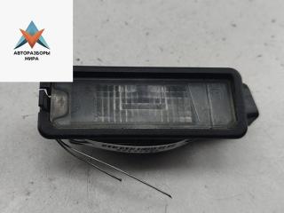 подсветка номера Volkswagen Golf 6 поколение 2011, 1.6 л., дизель, МКПП, белый, хетчбэк 5 дв., 1K8943021