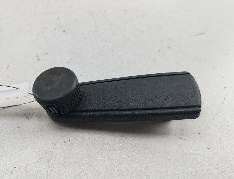ручка стеклоподъемника Volkswagen Passat B3 1993, 1.8 л., бензин, МКПП, серый, универсал, 357837581