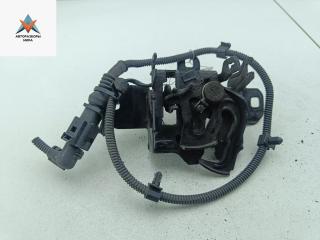 замок капота Volkswagen Bora 1 поколение 2000, 1.6 л., бензин, АКПП, серый, седан, 1J0823509C