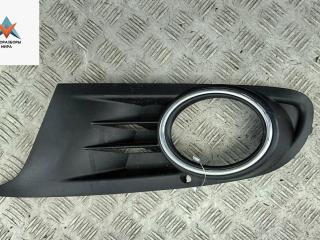 рамка фары противотуманной левой Volkswagen Golf 6 поколение 2011, 1.6 л., дизель, МКПП, белый, хетчбэк 5 дв., 5K0863665