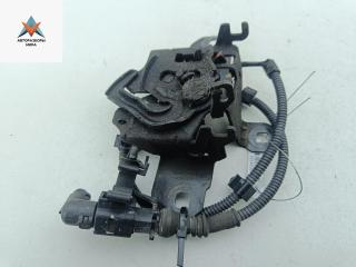 замок капота Volkswagen Golf 4 поколение 2001, 1.6 л., бензин, МКПП, чёрный, хетчбэк 5 дв., 1J0823509C