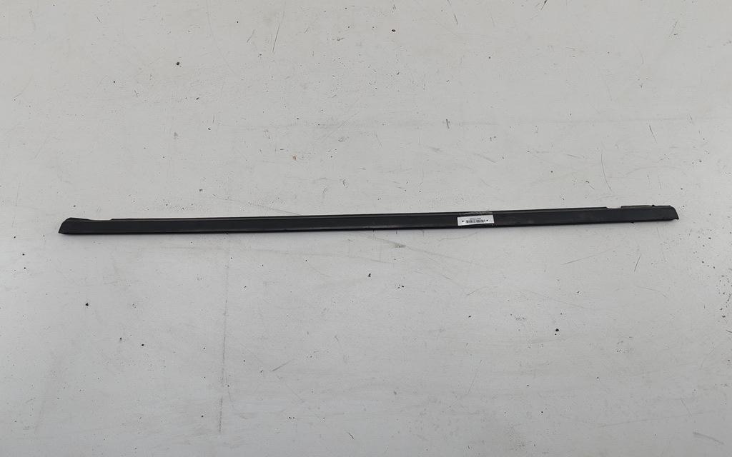 Молдинг стекла двери задней левой наружный Volkswagen Passat B3 1993, 1.8 л., бензин, МКПП, серый, универсал